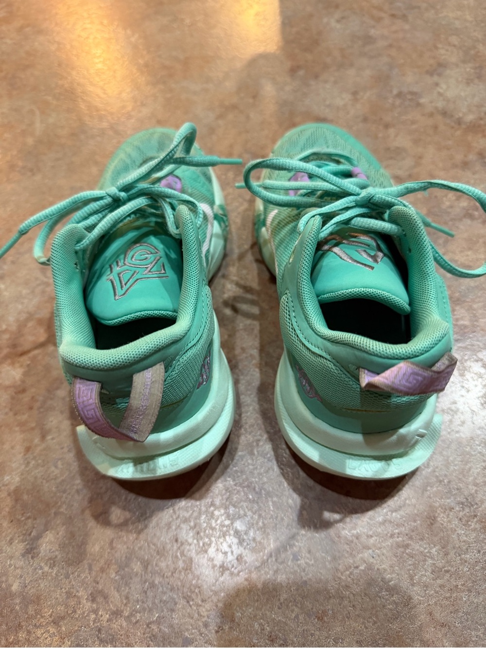 Nike Giannis Immortality 2. Size 3.5Y - Picture 3 of 6